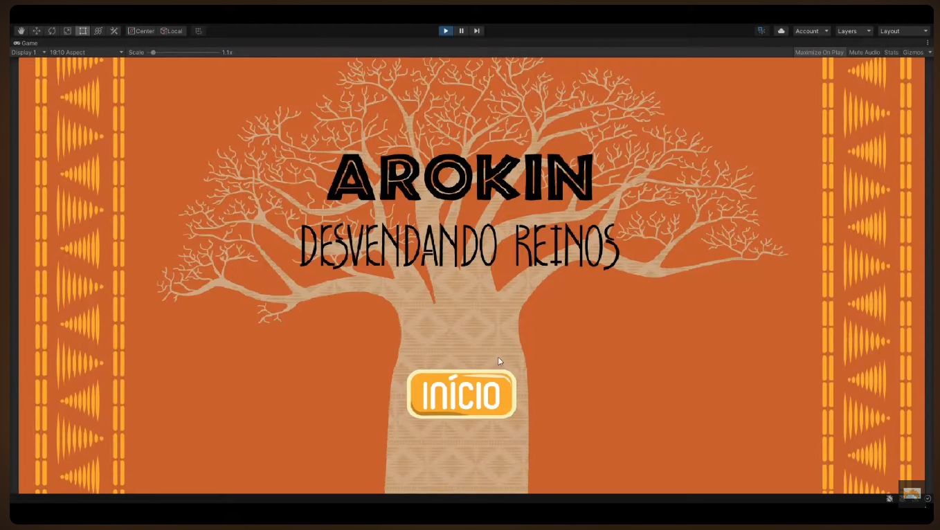 Arokin: Game title screen with African-inspired aesthetic using earthy tones of orange and brown. The background is vibrant orange with geometric triangular patterns in dark brown on the sides. A large Baobab-like tree with bare thin branches is drawn in brown in the center. The words 'AROKIN' in large black font and 'DESVENDANDO REINOS' in thinner white font are centered over the tree trunk. Below is a large oval button with yellow borders and light beige-yellow fill containing the word 'Início' in black, indicating the game's start point.